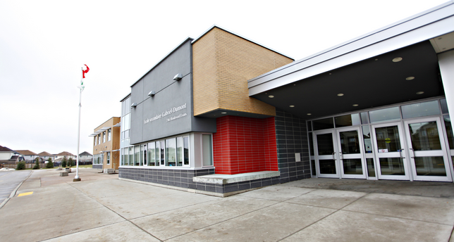 École Secondaire Gabriel Dumont (School Addition) – photo 1