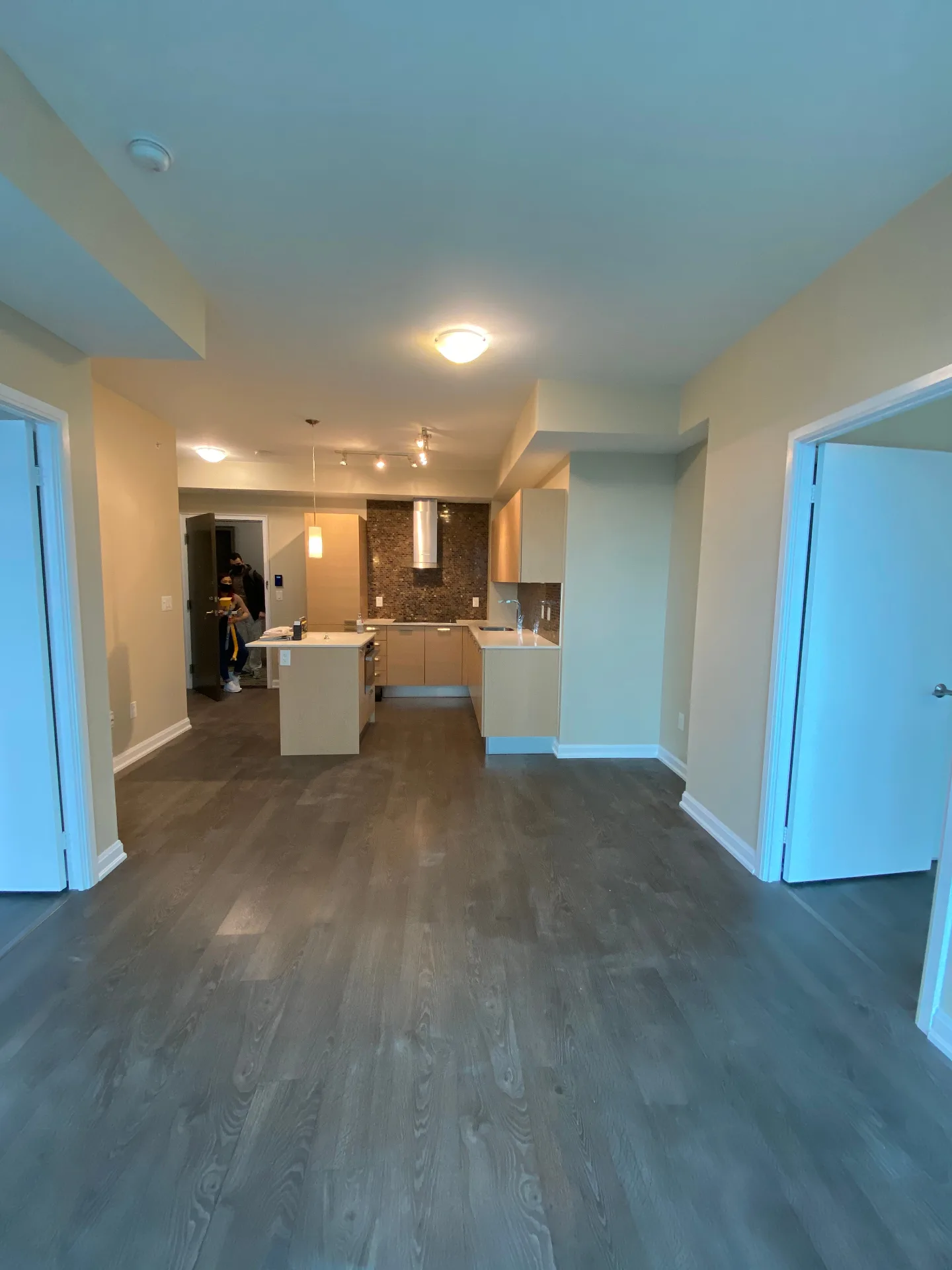 Sheppard Condo – photo 1