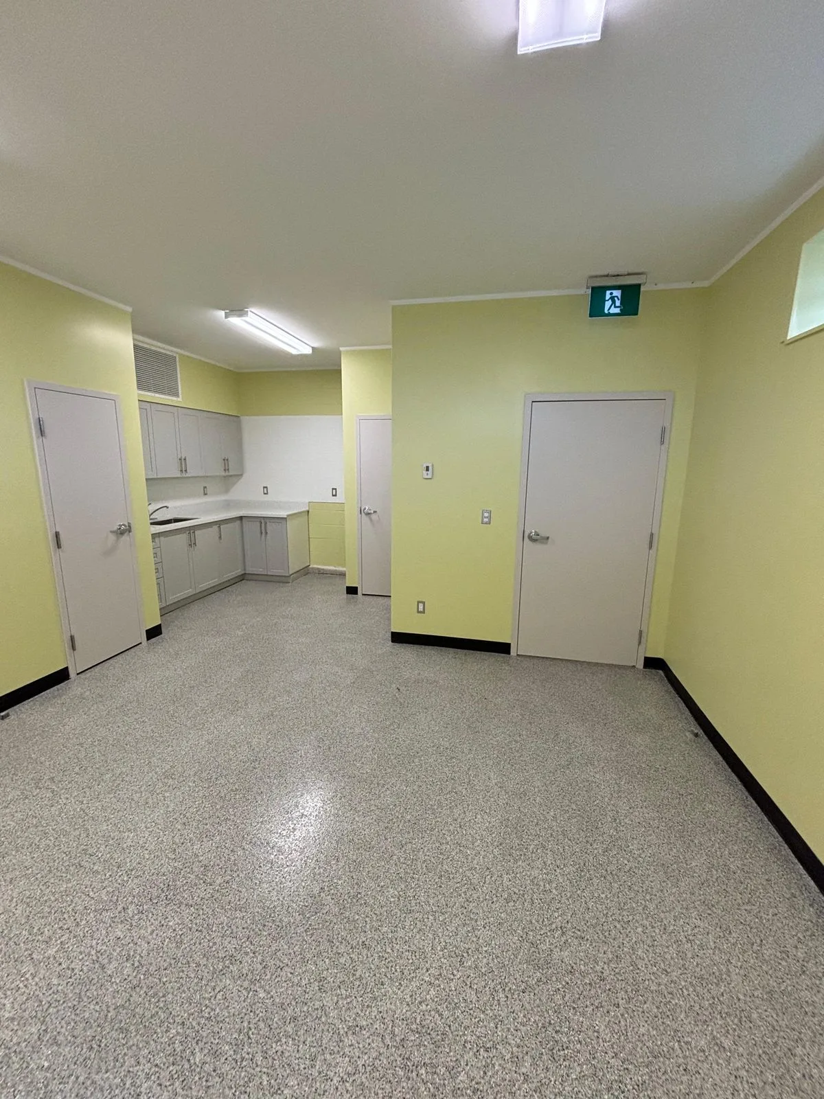 Wismery Park Washrooms — photo 10