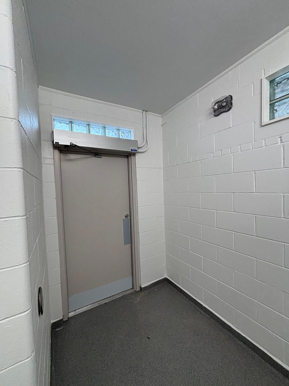 Wismery Park Washrooms — photo 13